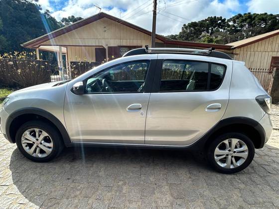 RENAULT SANDERO 1.6 STEPWAY 8V FLEX 4P MANUAL